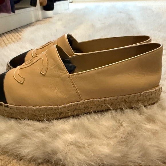 COPY - CHANEL ‘CC’ LEATHER ESPADRILLES Size 37 - Picture 3 of 6